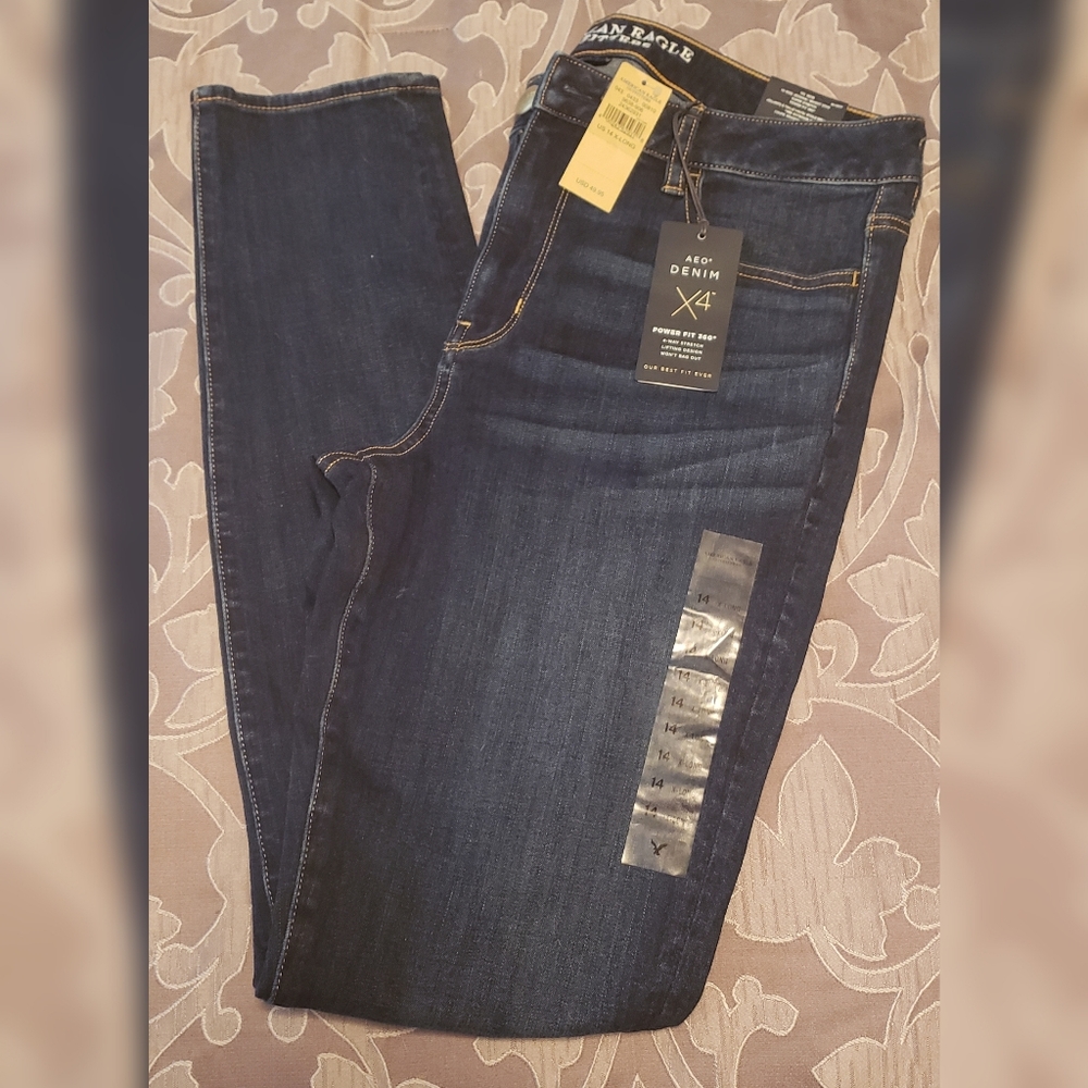 💕💕NWT American Eagle Jegging 💕💕